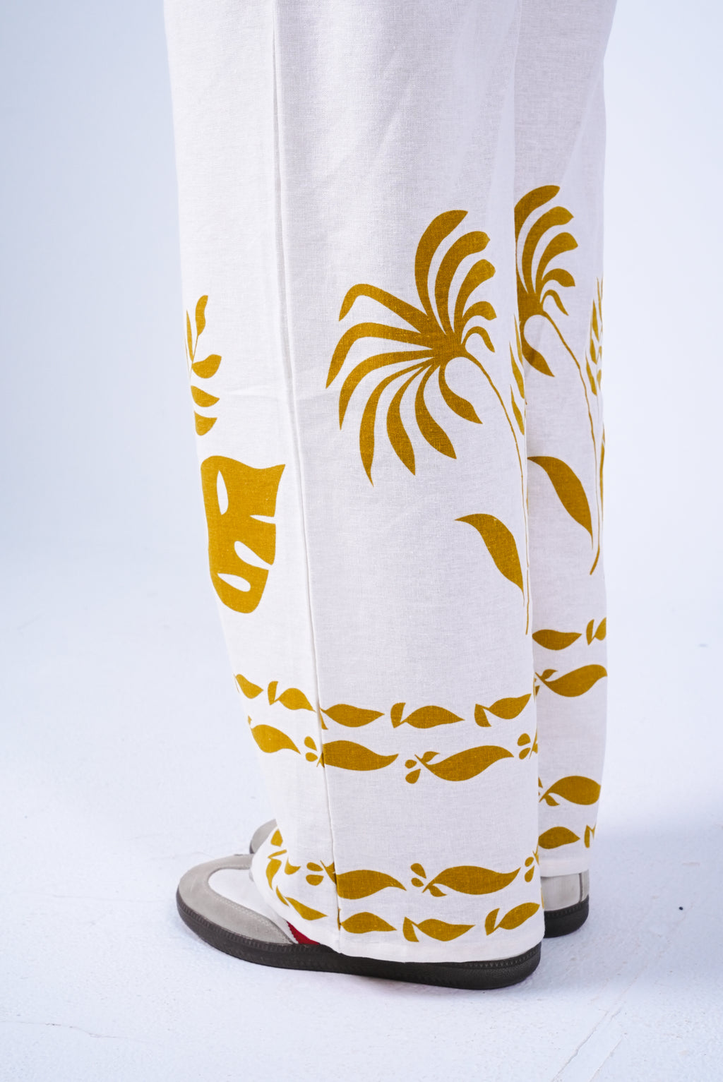 White & Gold Set