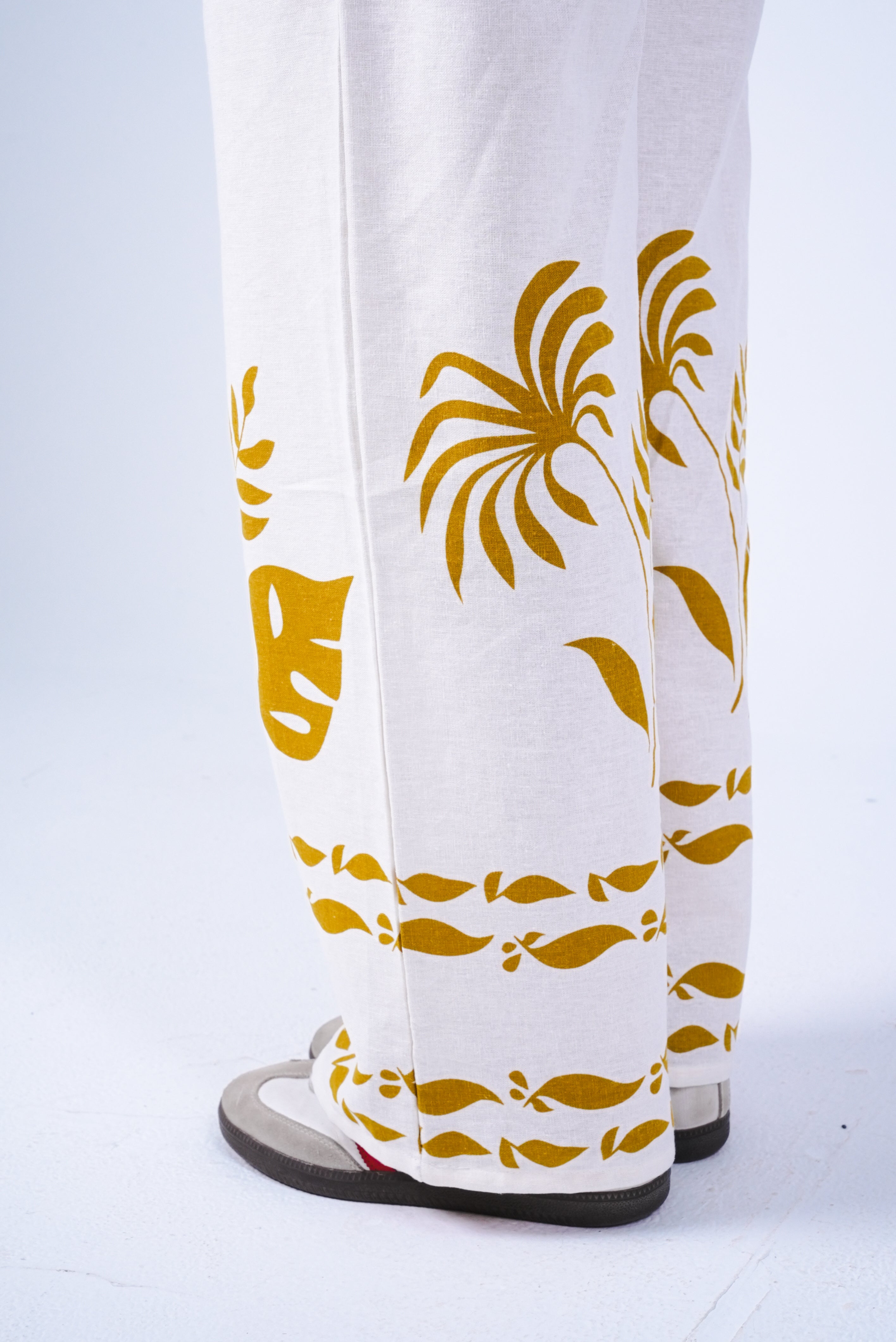 White & Gold Set